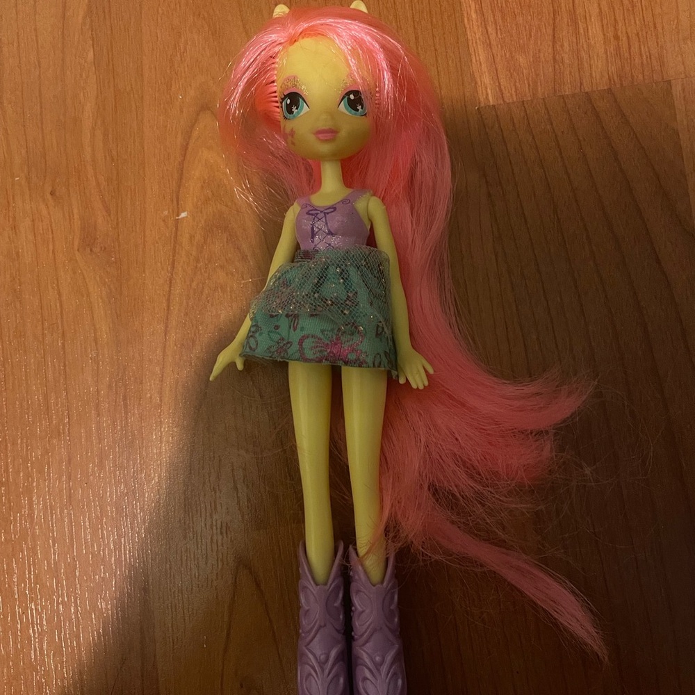 mlp equestria girls fluttershy